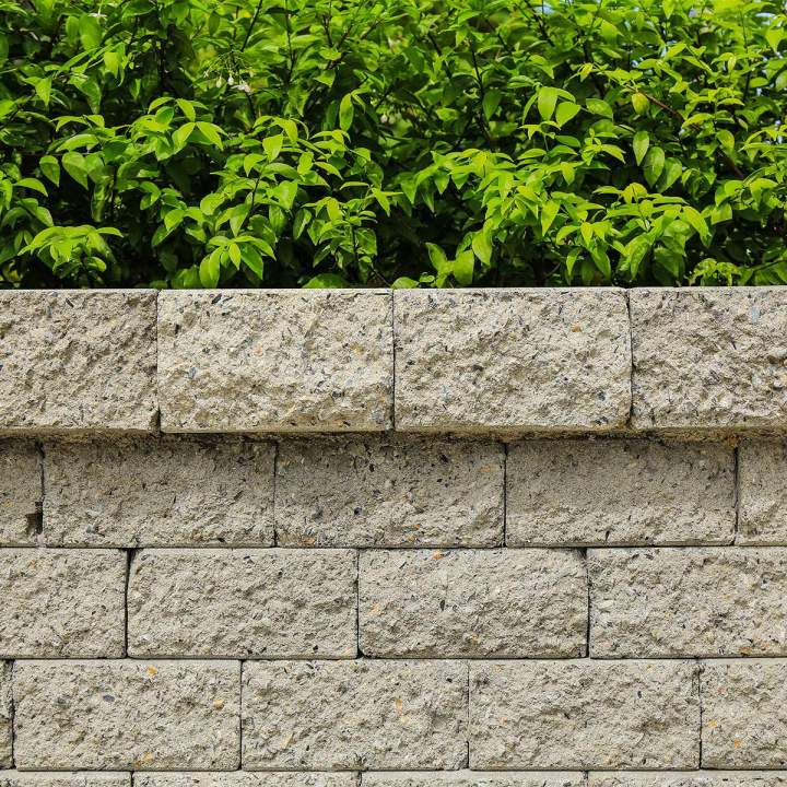 Construction de mur en pierre près de Septfonds