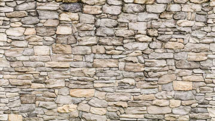 Construction de mur en pierre près de Septfonds